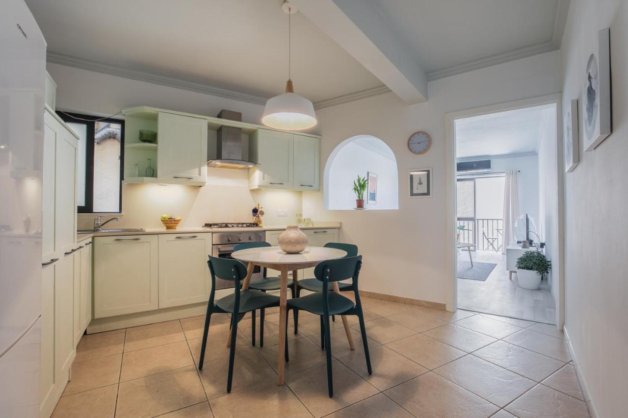 Stylish 3 Bedroom Apartment - St. Julians - 5 Mins From Balluta Bay Saint Julian's Dış mekan fotoğraf